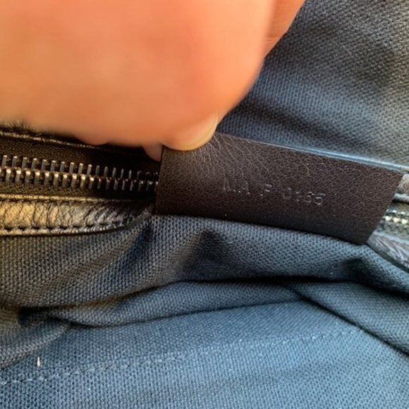 GIVENCHY NIGHTINGALE SIGNATURE STUDDED BAG - LIMITED EDITION - Picture 10 of 10